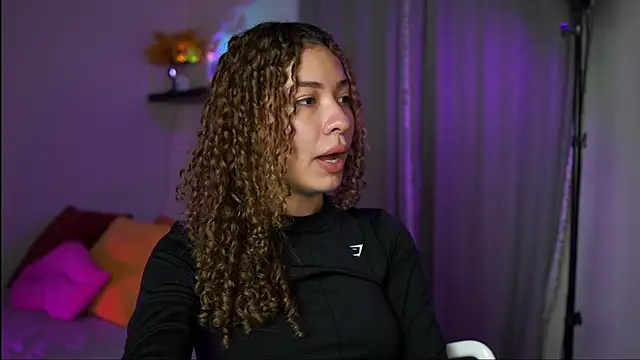 Snapshot of isabella-garcia- chatting on 10/29/25, 09:38 isabella-garcia- online show from 10/29/25, 09:38