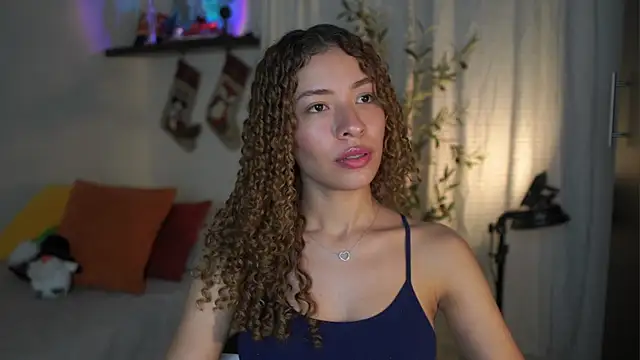 Snapshot of isabella-garcia- chatting on 11/20/25, 02:23 isabella-garcia- online show from 11/20/25, 02:23