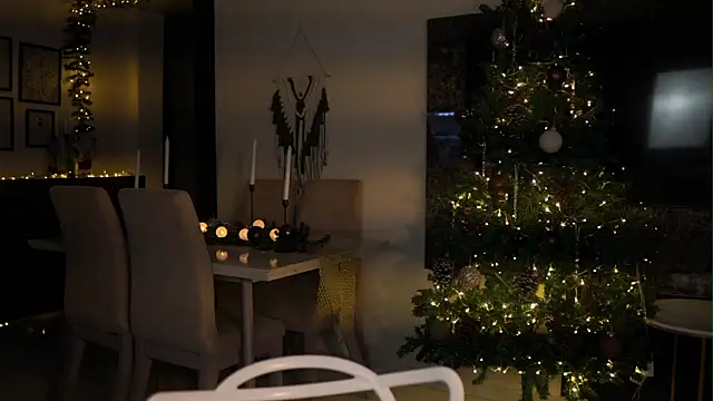 Snapshot of isabella-garcia- chatting on 12/03/25, 12:51 isabella-garcia- online show from 12/03/25, 12:51