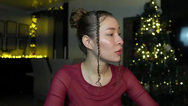 Snapshot of isabella-garcia- chatting on 12/20/25, 03:35 isabella-garcia- online show from 12/20/25, 03:35