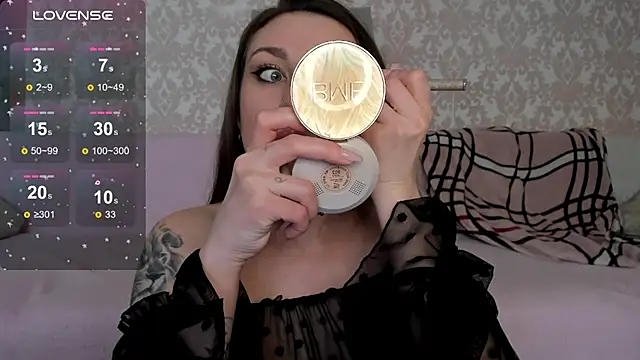 Lil Foxy9 online show from 10/28/25, 05:11