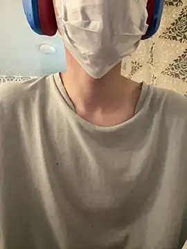 Snapshot of AyatoriKamado chatting on 10/04/25, 08:12 AyatoriKamado online show from 10/04/25, 08:12