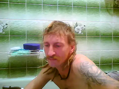 Snapshot of KokosMartin chatting on 09/28/25, 07:41 KokosMartin online show from 09/28/25, 07:41