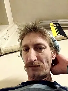 Snapshot of KokosMartin chatting on 10/28/25, 09:50 KokosMartin online show from 10/28/25, 09:50