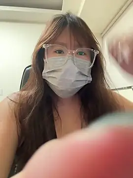 Snapshot of ariel_613 chatting on 10/29/25, 03:25 ariel 613 online show from 10/29/25, 03:25