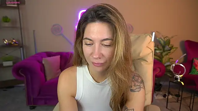 KateShanny online show from 12/04/25, 06:44