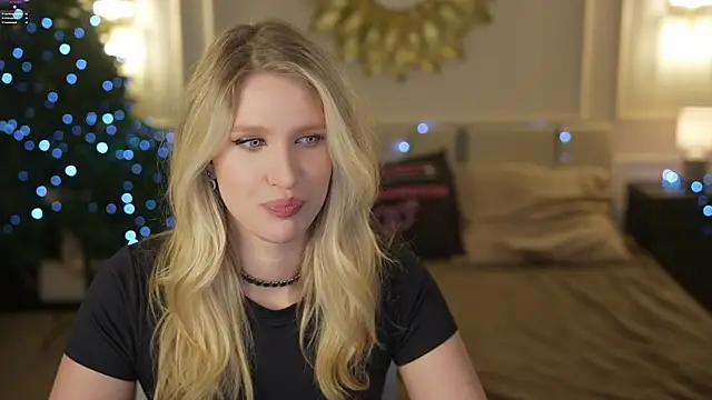 Snapshot of Scarlett_Sweet054 chatting on 01/13/26, 03:39 Scarlett Sweet054 online show from 01/13/26, 03:39