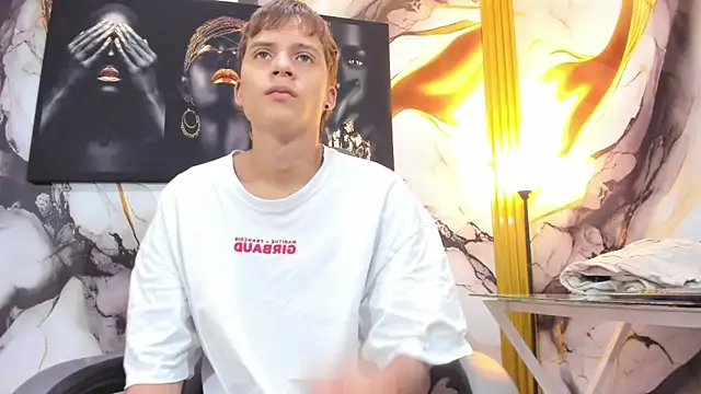 Snapshot of mono_blonde chatting on 06/27/26, 11:26 mono blonde online show from 06/27/26, 11:26