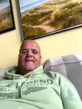 Snapshot of Renebisex chatting on 10/26/25, 10:10 Renebisex online show from 10/26/25, 10:10