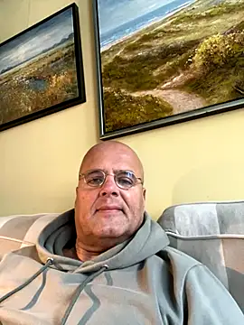 Snapshot of Renebisex chatting on 11/26/25, 11:55 Renebisex online show from 11/26/25, 11:55