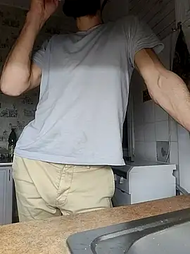 maikll989 online show from 12/14/25, 10:47