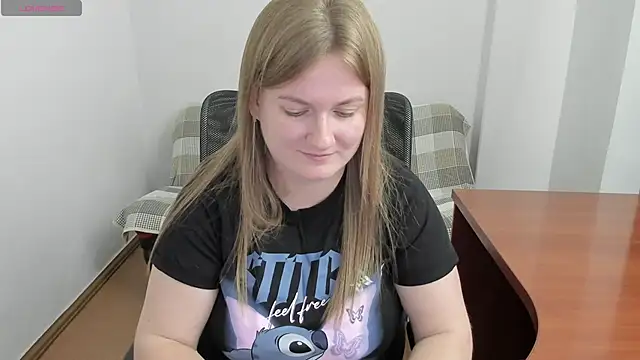 Snapshot of Alisha_Skyes chatting on 10/04/25, 04:05 Alisha Skyes online show from 10/04/25, 04:05