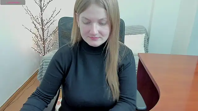 Snapshot of Alisha_Skyes chatting on 12/16/25, 04:56 Alisha Skyes online show from 12/16/25, 04:56