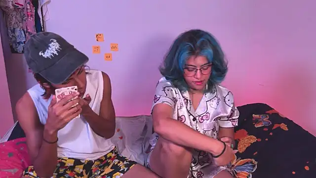 Snapshot of Andrewpetrikov_ chatting on 09/15/25, 10:32 Andrewpetrikov online show from 09/15/25, 10:32