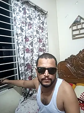 Snapshot of bhaijaan66 chatting on 09/16/25, 07:15 bhaijaan66 online show from 09/16/25, 07:15