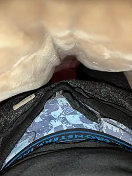 Snapshot of rrrrrriyyffhyeeee chatting on 02/25/26, 10:03 rrrrrriyyffhyeeee online show from 02/25/26, 10:03