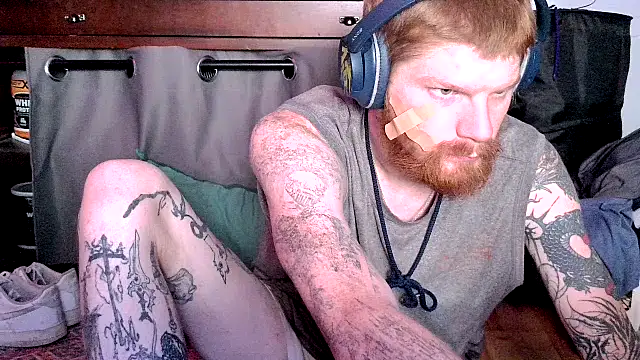 Snapshot of Magnetic127 chatting on 11/11/25, 08:20 Magnetic127 online show from 11/11/25, 08:20