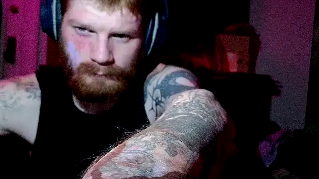 Snapshot of Magnetic127 chatting on 11/28/25, 07:22 Magnetic127 online show from 11/28/25, 07:22