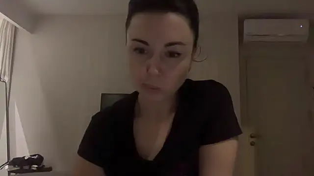 Snapshot of Gilin1 chatting on 12/18/25, 08:48 Gilin1 online show from 12/18/25, 08:48