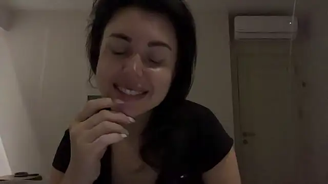 Snapshot of Gilin1 chatting on 01/17/26, 08:12 Gilin1 online show from 01/17/26, 08:12