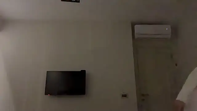 Snapshot of Gilin1 chatting on 02/03/26, 09:42 Gilin1 online show from 02/03/26, 09:42