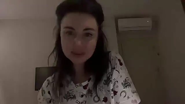 Snapshot of Gilin1 chatting on 02/08/26, 08:12 Gilin1 online show from 02/08/26, 08:12