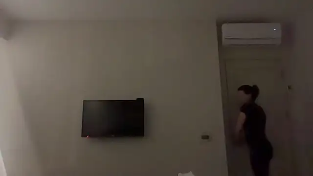 Snapshot of Gilin1 chatting on 02/11/26, 08:03 Gilin1 online show from 02/11/26, 08:03