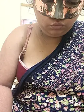 Snapshot of dhanshri143 chatting on 09/18/25, 03:41 dhanshri143 online show from 09/18/25, 03:41