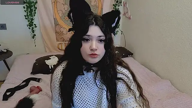 Snapshot of mirana_blade chatting on 10/20/25, 08:26 mirana blade online show from 10/20/25, 08:26