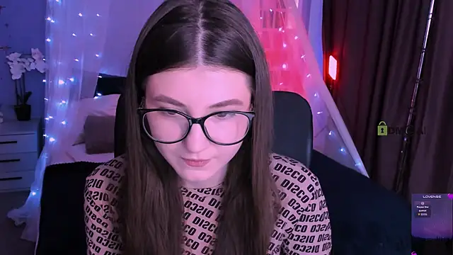 Snapshot of lissa_night chatting on 12/19/25, 10:22 lissa night online show from 12/19/25, 10:22