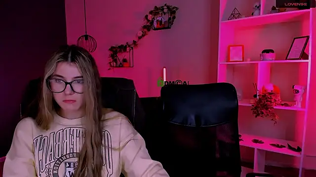 Snapshot of lissa_night chatting on 03/17/26, 11:08 lissa night online show from 03/17/26, 11:08