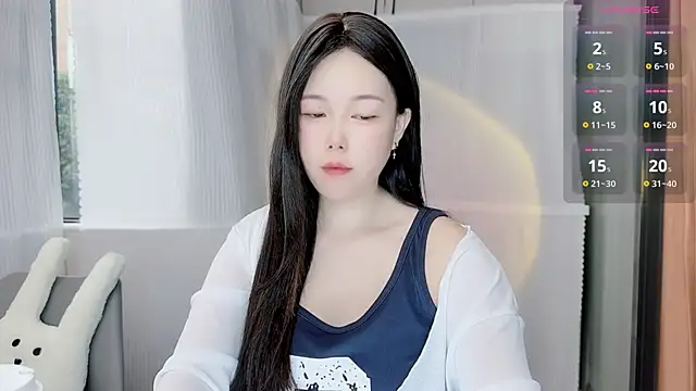 Snapshot of Bella_Ava chatting on 11/13/25, 06:56 Bella Ava online show from 11/13/25, 06:56