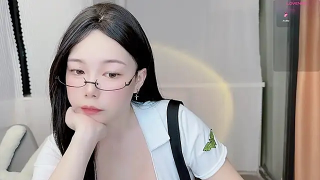 Snapshot of Bella_Ava chatting on 12/02/25, 03:29 Bella Ava online show from 12/02/25, 03:29