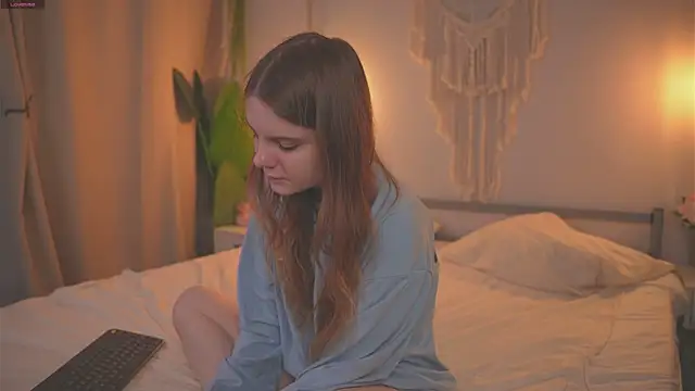 Snapshot of Lu__Lane chatting on 10/16/25, 08:26 Lu Lane online show from 10/16/25, 08:26