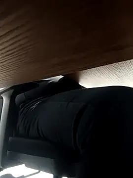 Snapshot of Yaman_33 chatting on 11/27/25, 12:07 Yaman 33 online show from 11/27/25, 12:07