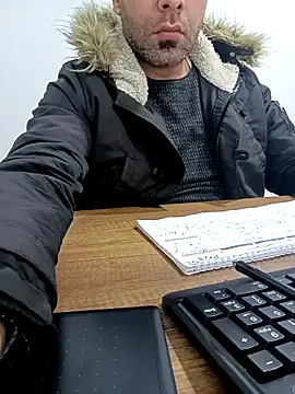 Snapshot of Yaman_33 chatting on 02/25/26, 06:23 Yaman 33 online show from 02/25/26, 06:23