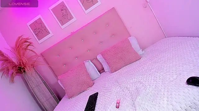 ANNIE DOLCE  online show from 11/10/25, 10:31