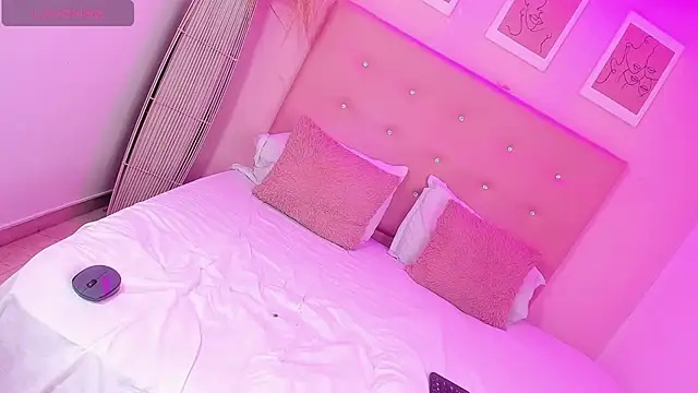 Snapshot of ANNIE_DOLCE_ chatting on 02/10/26, 10:58 ANNIE DOLCE online show from 02/10/26, 10:58