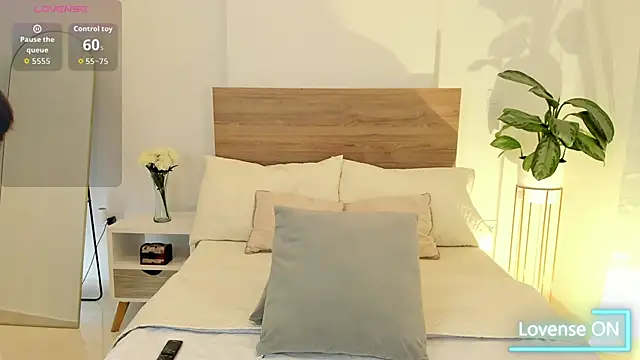 Lea Joness online show from 10/10/25, 12:20