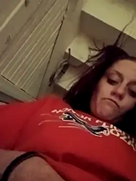 Snapshot of SweetnessSugar chatting on 11/17/25, 10:10 SweetnessSugar online show from 11/17/25, 10:10