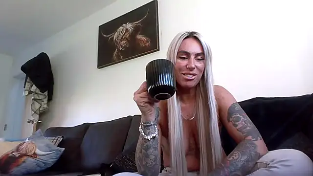 poppyinga1 online show from 04/30/26, 08:42