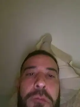 Snapshot of elpollon23876 chatting on 09/28/25, 01:00 elpollon23876 online show from 09/28/25, 01:00