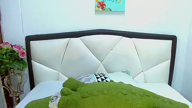 Snapshot of Madison_Copers chatting on 03/17/26, 12:15 Madison Copers online show from 03/17/26, 12:15