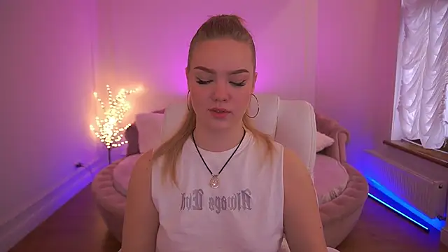 CelesteNoir online show from 12/18/25, 07:58