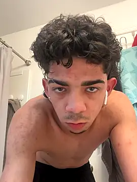 Snapshot of Ryan_12xX chatting on 12/19/25, 08:05 Ryan 12xX online show from 12/19/25, 08:05