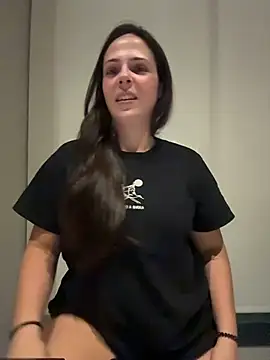 Snapshot of Lady_LauraRose chatting on 02/24/26, 02:31 Lady LauraRose online show from 02/24/26, 02:31