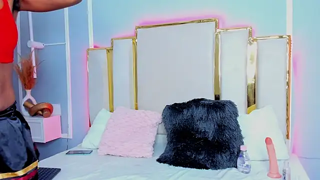 Snapshot of Aurora-Queen chatting on 10/11/25, 07:12 Aurora-Queen online show from 10/11/25, 07:12