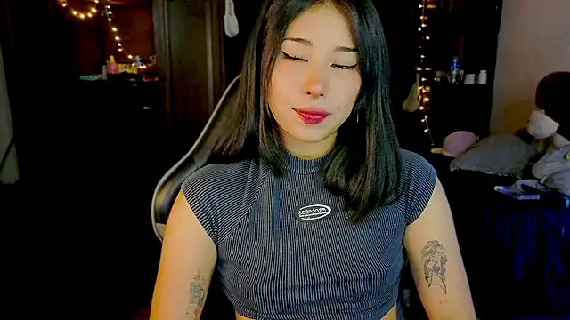 Snapshot of Shisuku_Sophi chatting on 07/03/26, 04:08 Shisuku Sophi online show from 07/03/26, 04:08