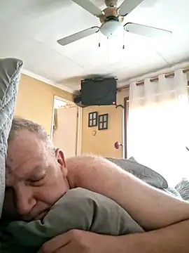Snapshot of wallacelegend chatting on 02/19/26, 05:36 wallacelegend online show from 02/19/26, 05:36