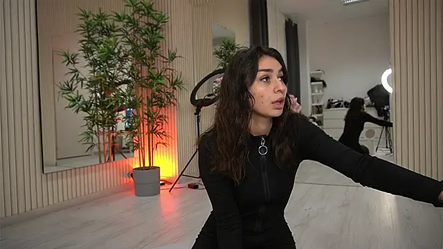 EmmaBlanco online show from 10/23/25, 07:12